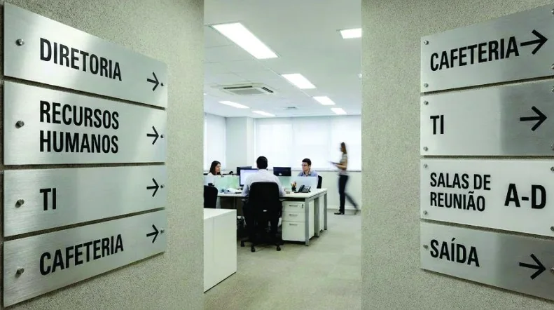 Placas de alto contraste: exemplo ilustrativo de aplicação